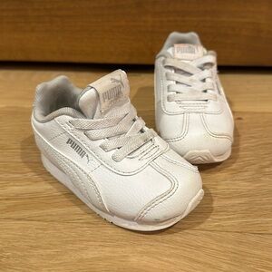 Toddler white Puma sneakers size 5C